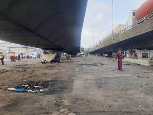 IJORACONSTAIN UNDER BRIDGE