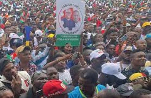 PETER OBI, DATTI AND CROWD