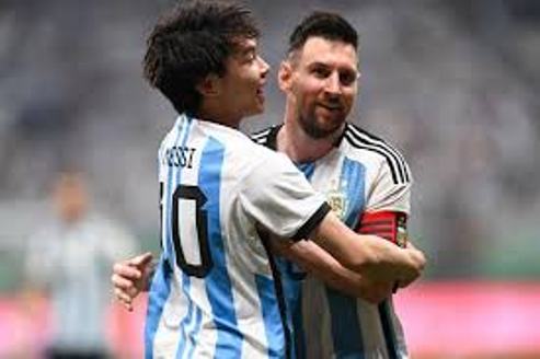 MESSI AND FAN