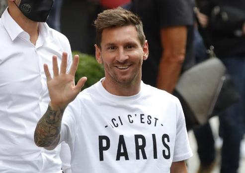 MESSI IN PARSI