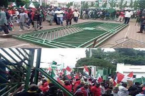 PROTESTERS AND NASS GATE