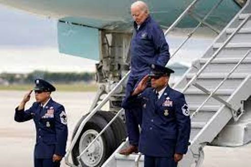 US President Biden Almost Tumbles While Exiting Air Force One