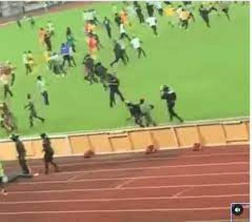 AFCON Semi: Cameroun Fans Invade Pitch, Beat Players To Stupor After Losing To Egypt