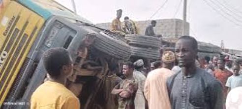 Worshipers Escape Death As Mangoes Laden Truck Rams Into Mosque In Niger